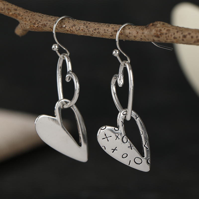 TEMU Women's Retro Heart-shaped Earrings, Asymmetrical Graffiti Design, Sweet And Cool Niche Style Suitable For Daily Commuting And Dating Outfits