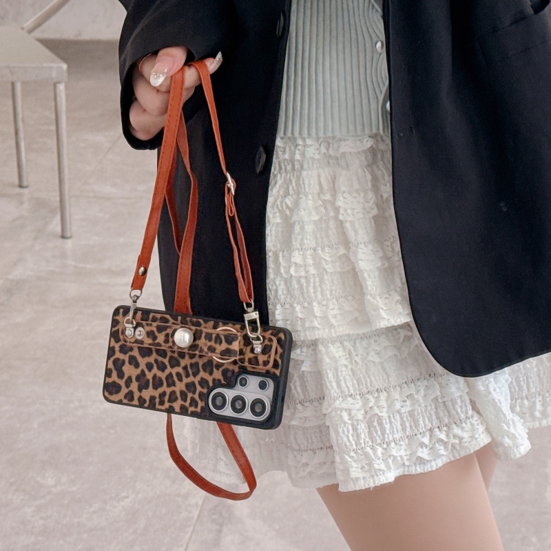 TEMU Phone Case: Vintage Fashion Brown Leopard Print Pearl Wrist Strap Crossbody Phone Case For S26 S26 Plus S26 Ultra S25 S25 Plus S25 Ultra S24 S24