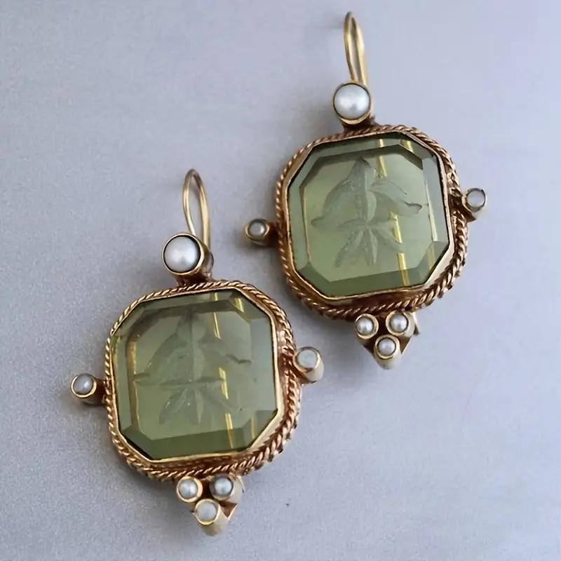 E-shop 1 Paar Damenmode Ohrringe, Vintage Bohemian-Stil mit grünem synthetischem Edelstein-Einlage geschnitztem Blattdesign, für , Casual, Party, ,