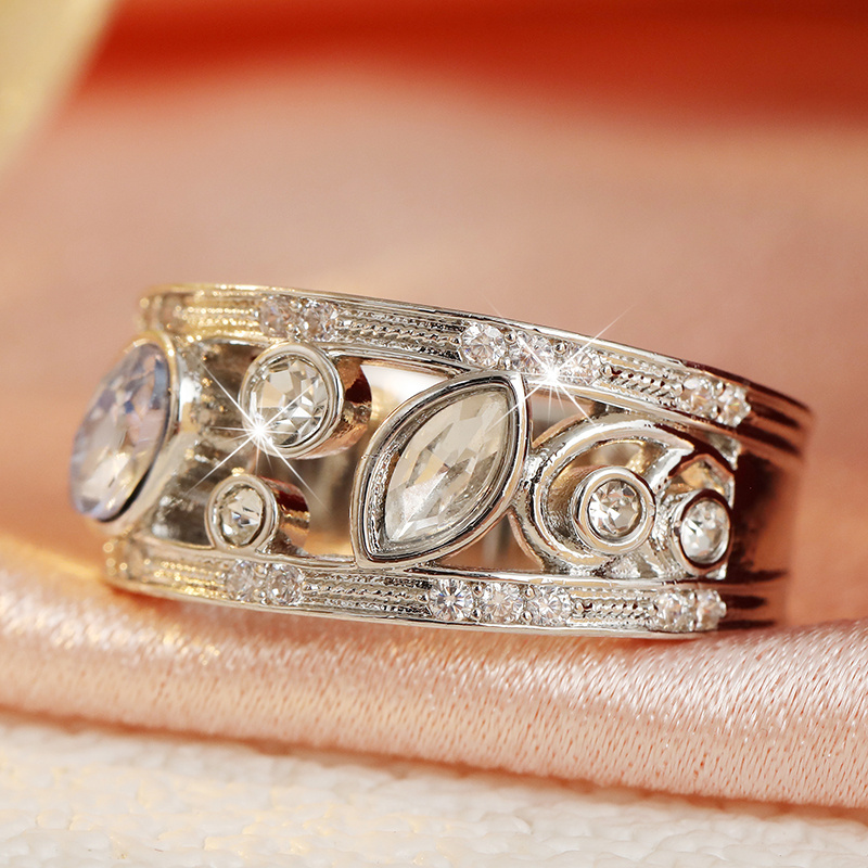 Retro Luxurious Wide Ring - Baroque-Style Statement Piece