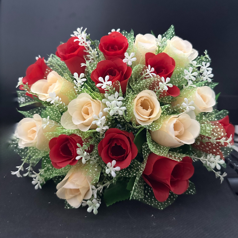 Realistic Artificial Rose Bouquet with Fade-Resistant Plastic Flowers