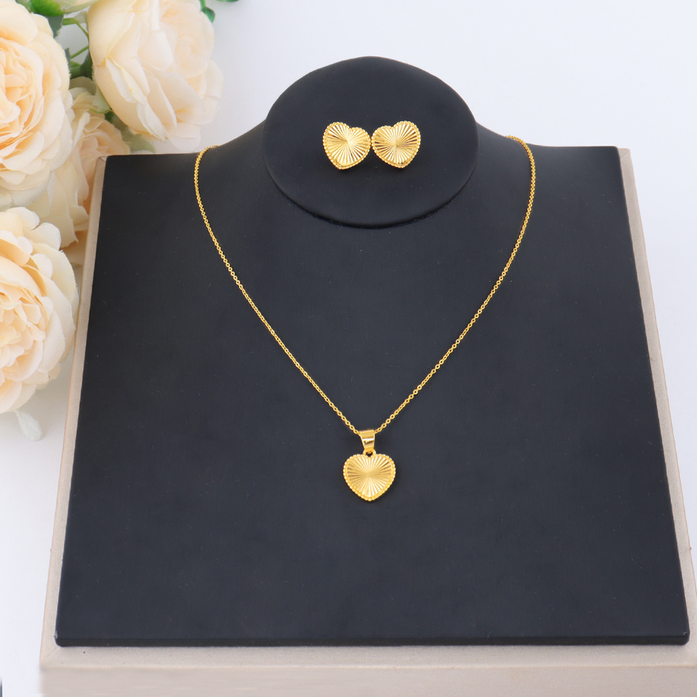 TEMU Ensemble collier et boucles d'oreilles 24K doré pour femmes, design de luxe , bijoux pour femmes à avec des robes noires, plusieurs styles au ,