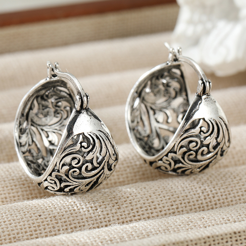 TEMU 1 Pair Vintage Openwork Carved Hoop Earrings - Teardrop Shaped With Scrollwork Pattern - Women's Ethnic And Artistic Style Jewelry