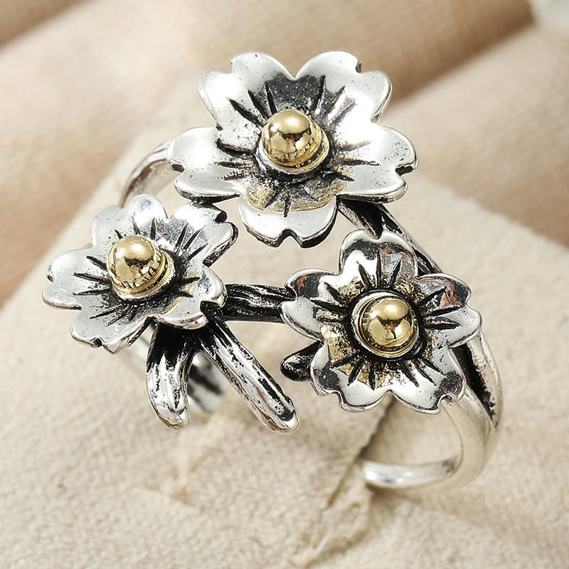 Women's Vintage Three Small Flowers Ring, Floral Design