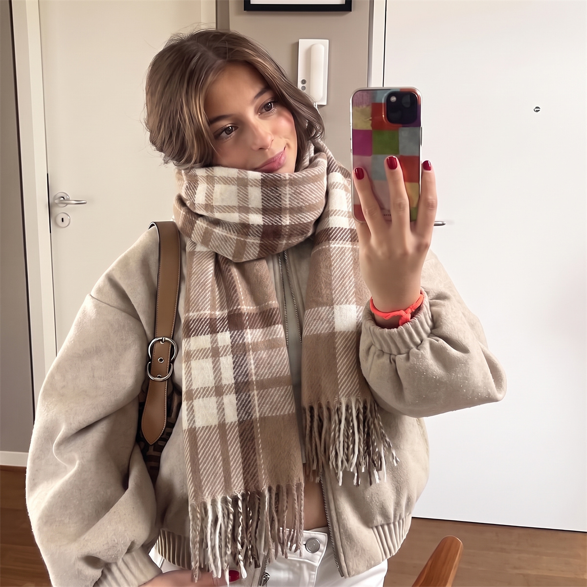 TEMU . Eleganter karierter Frauentuch mit Quasten, weicher warmer Herbst-Winter-Halstuch, übergroßer modischer Schal für Jacke, alltägliche Freizeit-