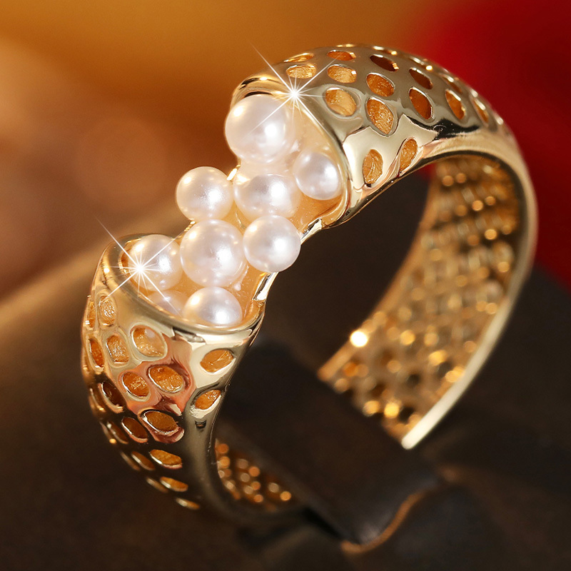 Women's Vintage Hollow Honeycomb Ring, Elegant Clustered Design