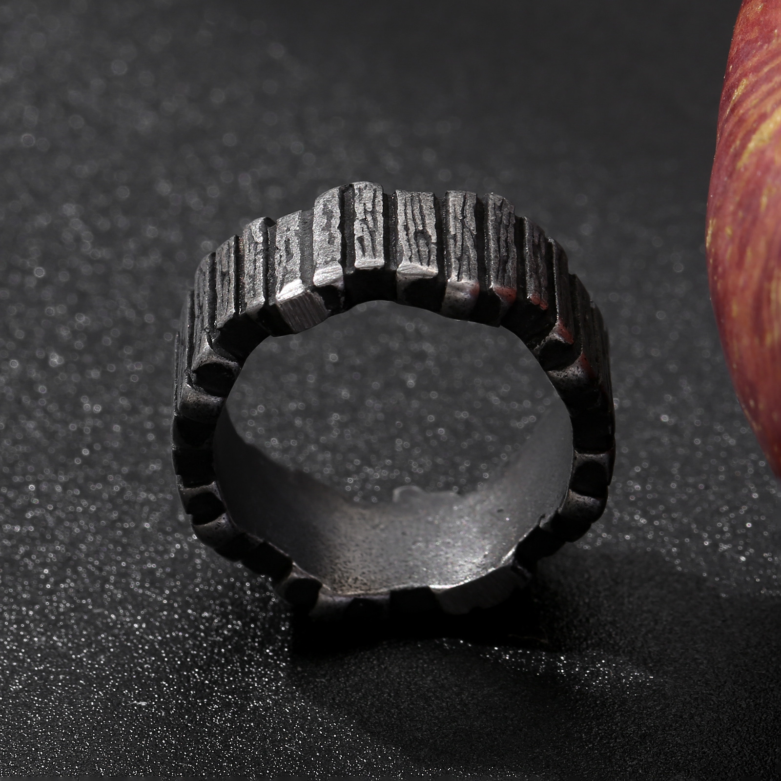 Image of 1pc 304l Stainless Steel Vintage Black Vertical Bar Fence Texture Ring Retro Industrial Style Men' S Ring Men' S Ring Ring Gift Vintage Style 304l Stainless Steel Jewelry