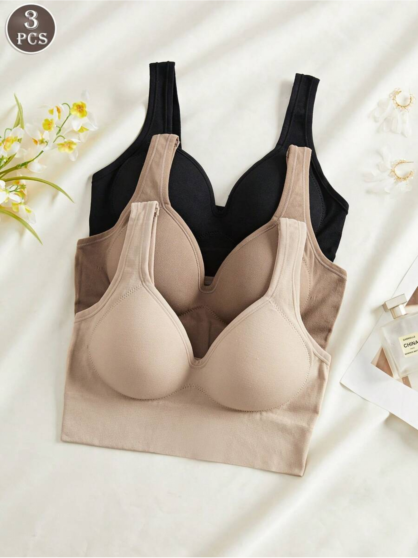gambar barang 3 helai bra wanita   solid cawan tetap mudah dan   tanpa jahitan, tanpa dawai, pad    , cawan satu  , bra, bra sukan, seluar dalam