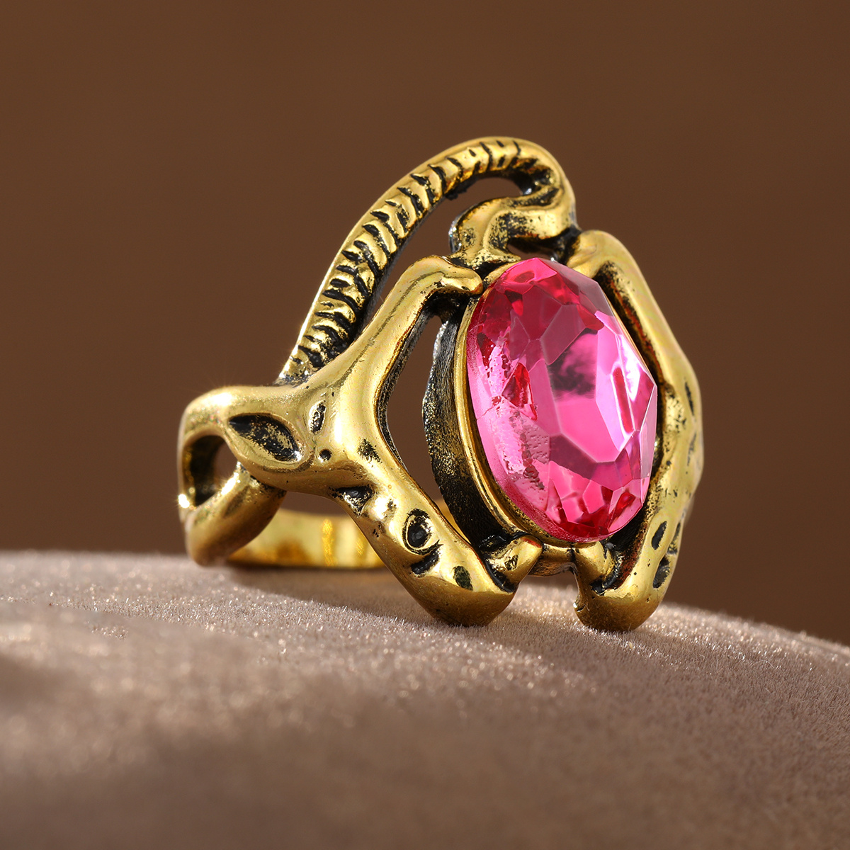 Women's Retro Distressed Inlaid Synthetic Zirconia Snake Head Ring