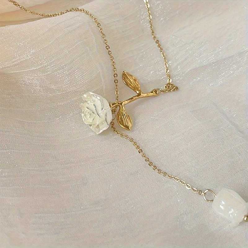 French Retro Rose Necklace with Flower Pendant