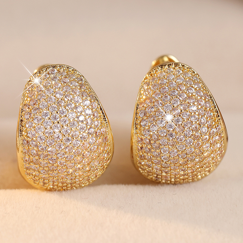 Women's Elegant Minimalist Golden Color Chunky Hoop Earrings