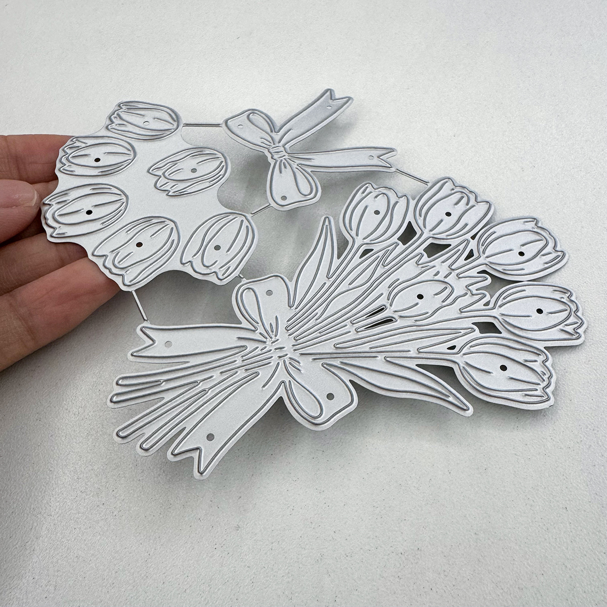 TEMU 【オリジナル】可愛らしいレイヤードの花とリボンのブーケ型。ペーパーカッティングダイ、エンボス加工、カード作成の装飾、アルバム用ダイ
