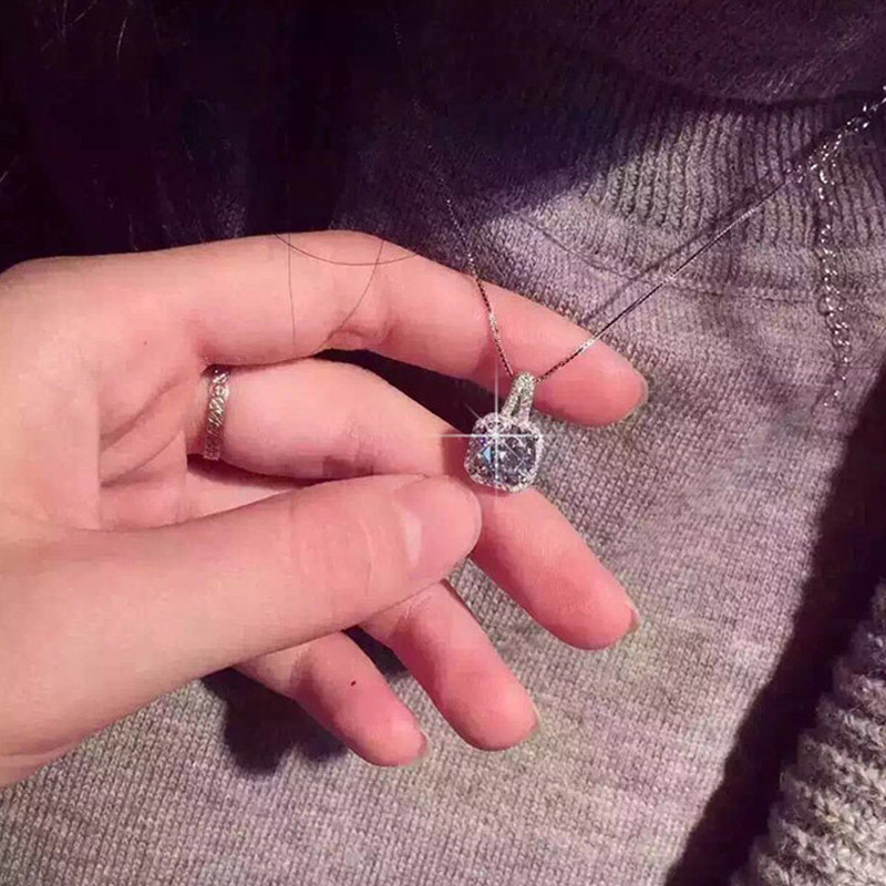 TEMU Collier avec pendentif halo carré pour femme, collier solitaire élégant, bijou de mode pour femme, cadeau de mariage ou de fête