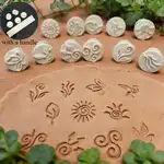 12件套(带手柄)精致模具印章,聚合物黏土模具——螺旋、叶子、太阳符号、流畅线条及元素造型,适用于DIY珠宝吊坠、耳环、挂饰及软陶陶艺手工艺品——完美契合手工设计与创意项目
