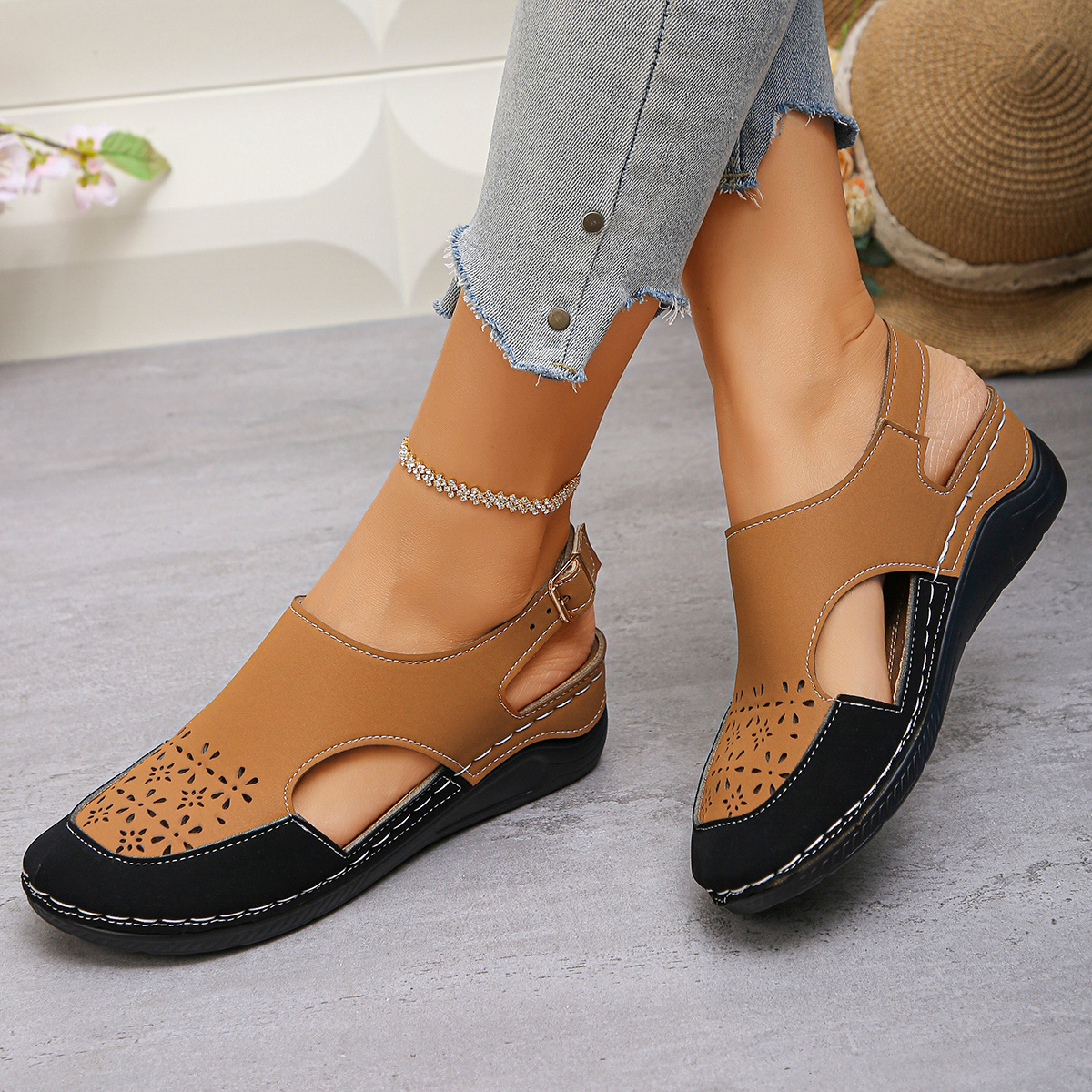 Openwork Carved Pattern Wedge Sandals Soft Sole Breathable