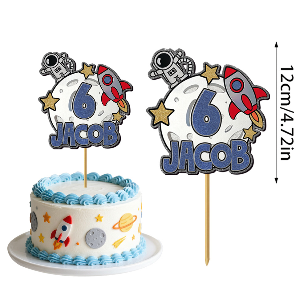 TEMU 1 pièce Décoration de gâteau d'anniversaire personnalisée avec nom et âge, motif espace extra-atmosphérique avec astronaute, et planètes,