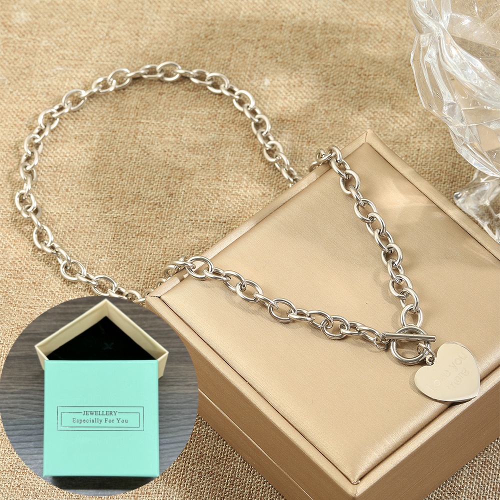 TEMU 1 Collier en Acier Inoxydable avec Boîte Cadeau, Accent Cœur Tendance, Matériau Acier Inoxydable, Design Chaîne, Attrayant, Féminin et Élégant,