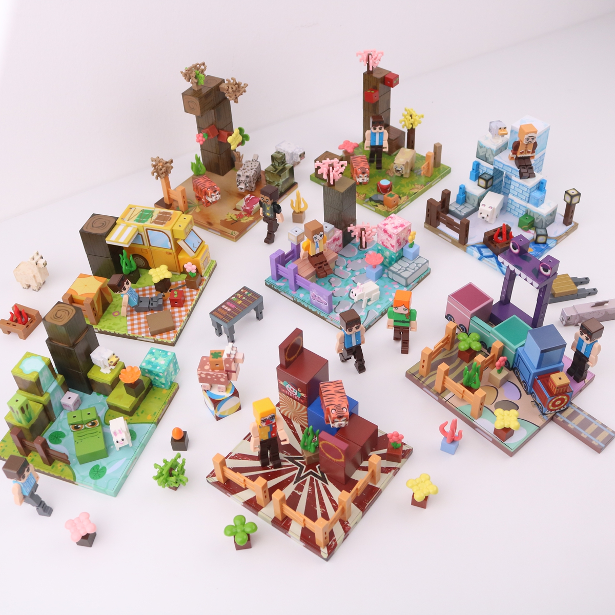 Beast World Scene Magnetic Building Blocks for Creative Play
