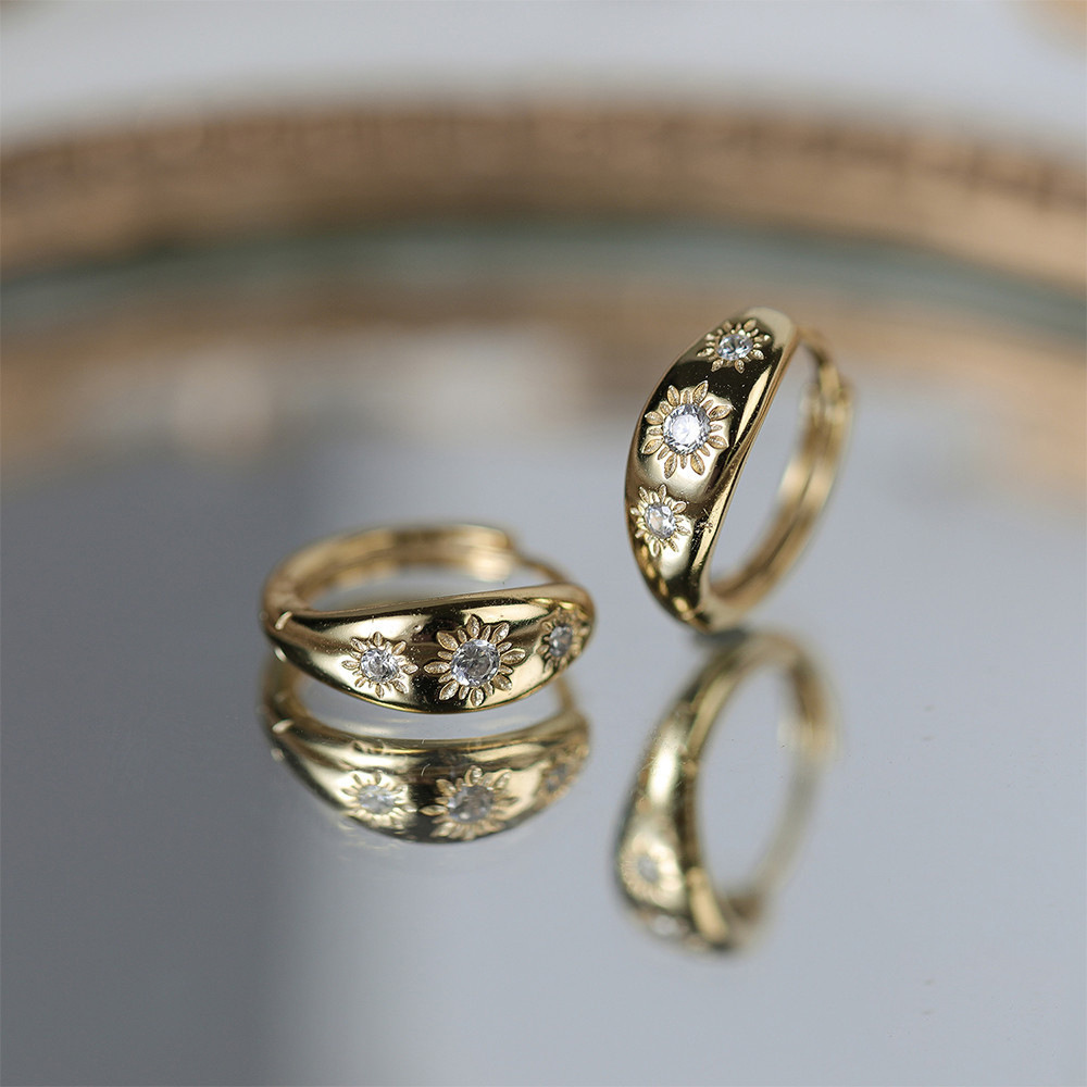 Image of 1 Pair Fashionable French Retro Synthetic Synthetic Synthetic Zircon​​ Earrings, Hypoallergenic And Non-fading, Suitable For Ear Hole Care, Daily Wear Or Gift, Valentine's Day Gift , Without Battery