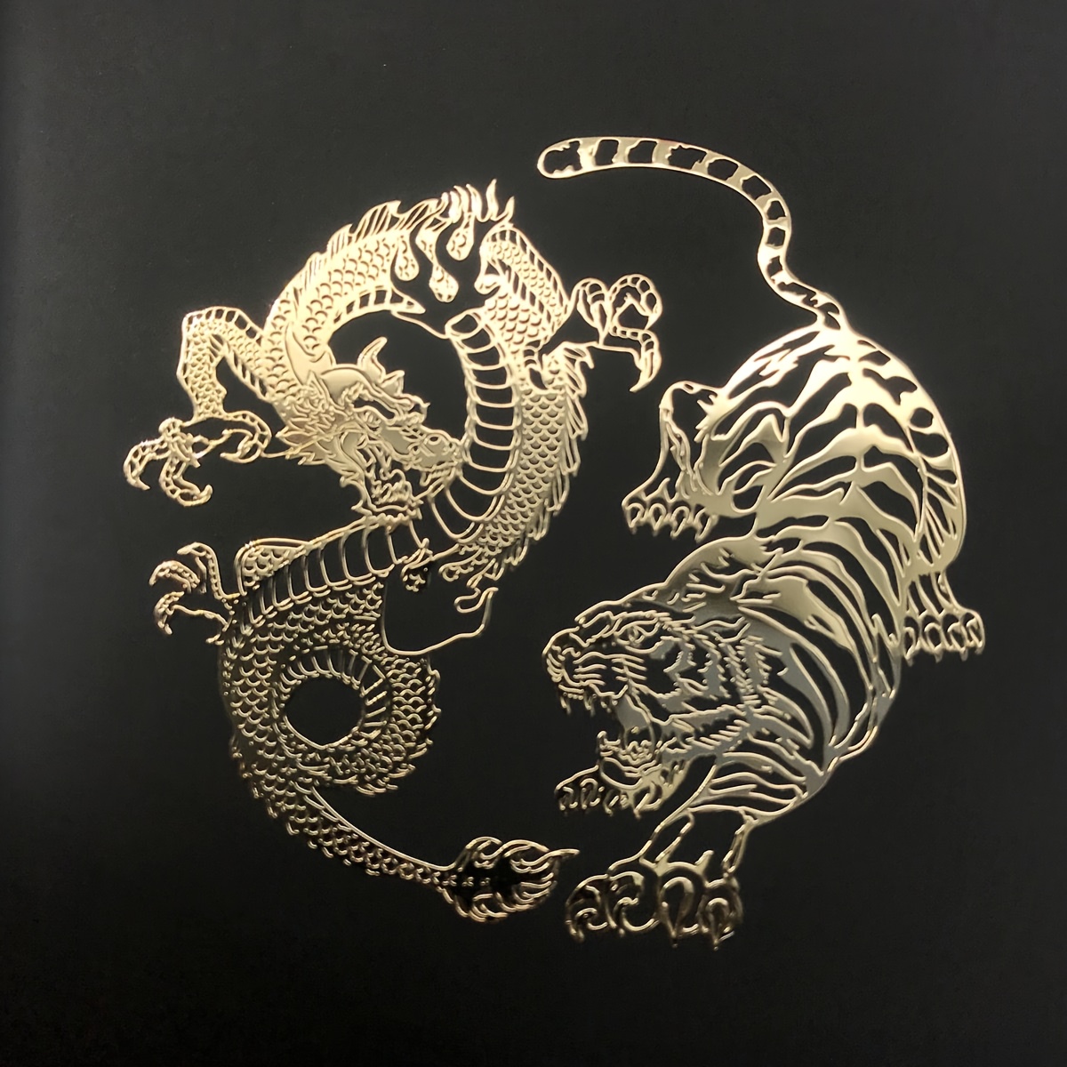 item picture 2d tiger   sticker self   suitable   decoration on phones laptops and motorcycles disposable metal decorative sticker
