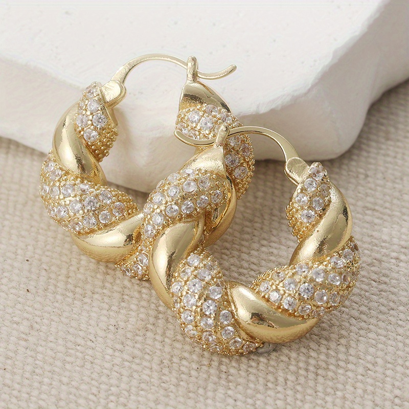 TEMU 1 Paire de boucles d'oreilles torsadées et rétro, associées à de l' synthétique , est un accessoire de bijoux parfait pour et les fêtes . C'est