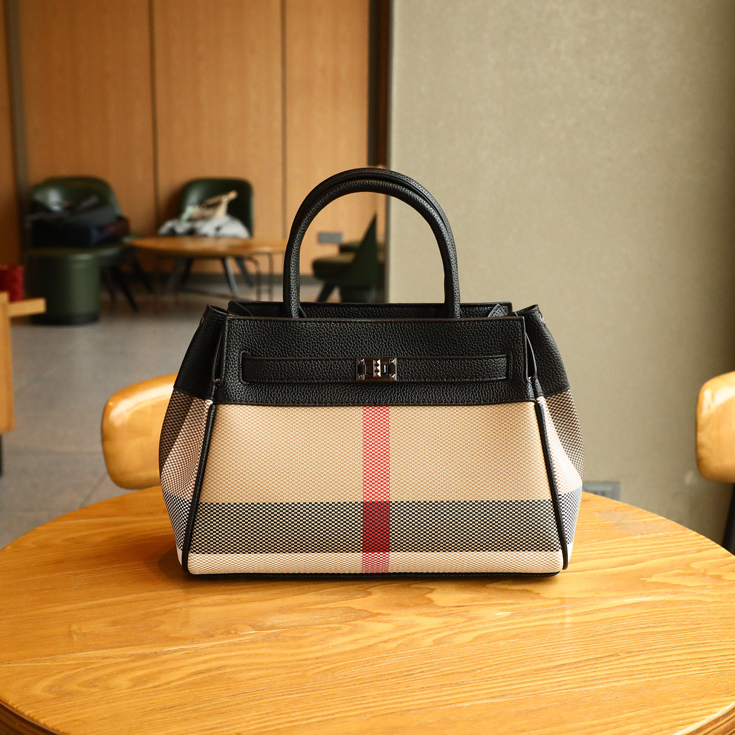 Image of Women's New Genuine Leather Crossbody Bag, High-end Sense Of Luxury Tote And Shoulder Bag, Versatile Stylish Design, Lightweight And Durable Women', Trendy Daily Style