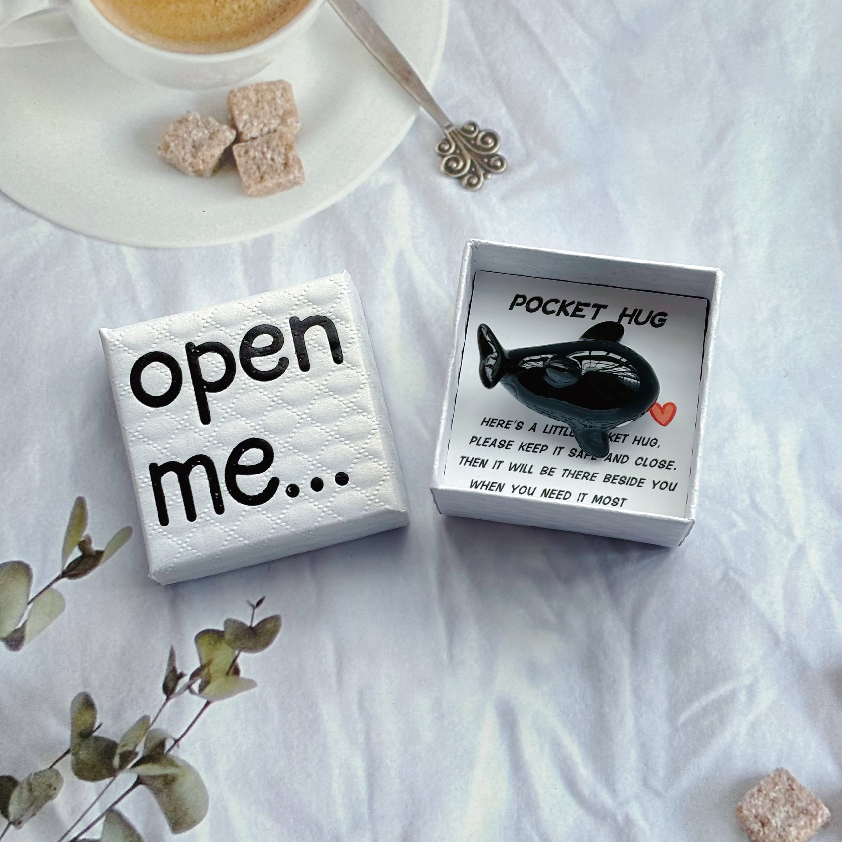 Image of Adorable Box Gift, Surprise Box, Gift Packaging Box - With A Mini Greeting Card, Resin Decoration, Gift, A Present For Family, , , Suitable For Graduation Season, Mother's Day