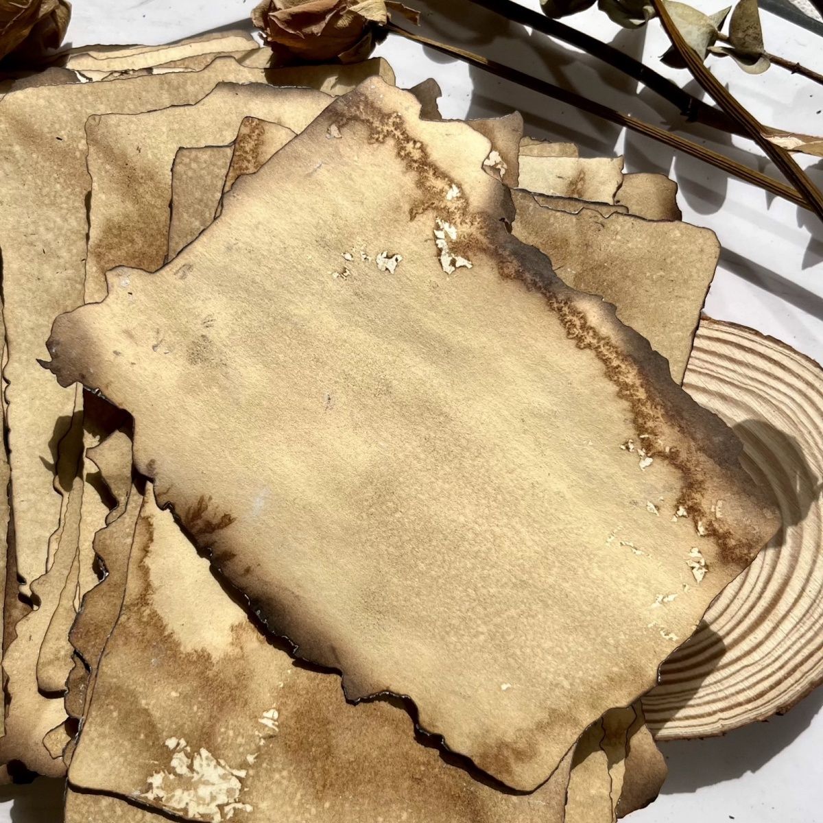 Image of 3 Sheets A5 Retro Hand Account Artificial Fire-burnt Edge Coffee Dye Paper Handmade Distressed Hand Account Material Paper Junk Journal Collage Decoration Photo Background Paper (random Pattern)