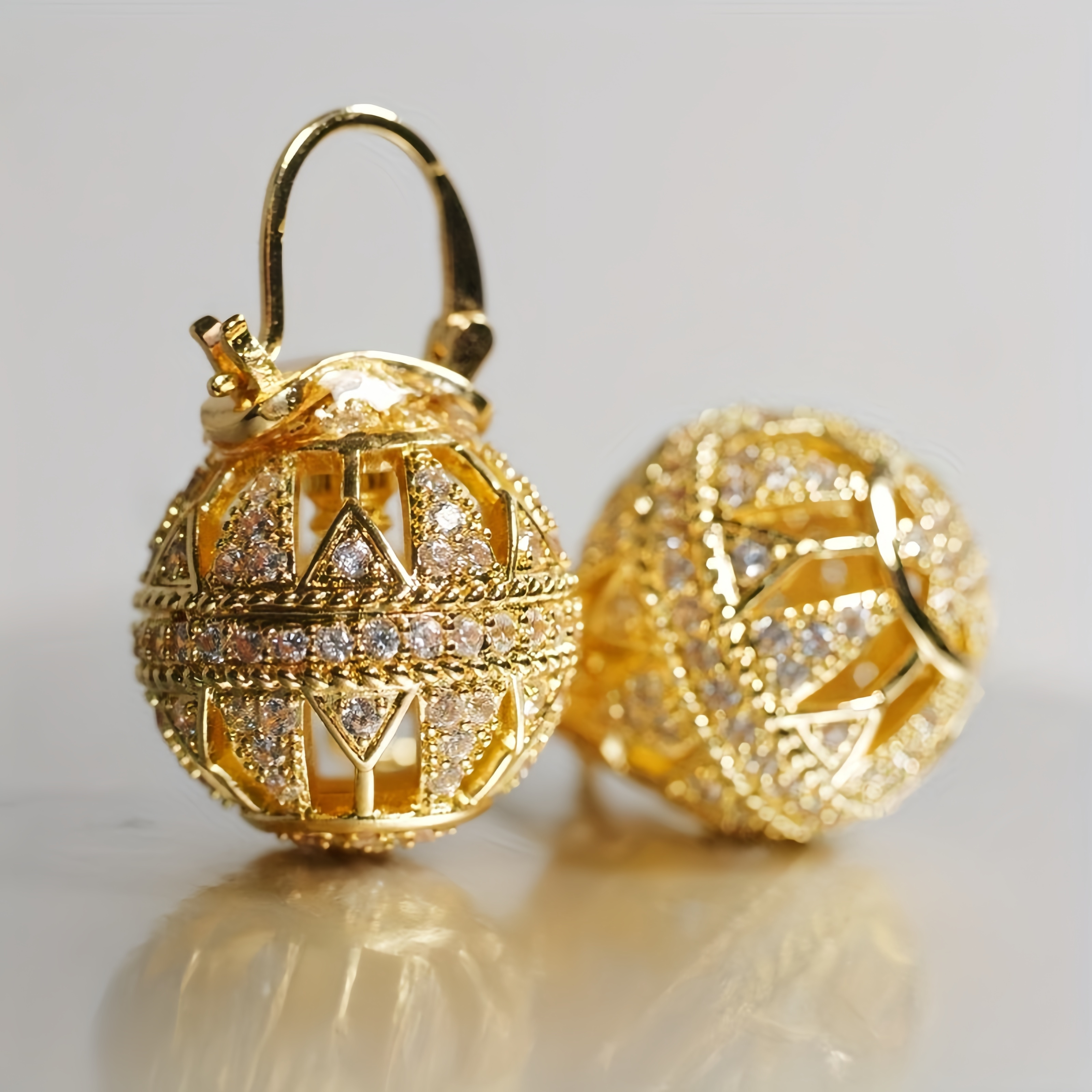 Image of Art Deco Clear Cz Lever-back Earrings, Fashionable And Luxurious Round Earrings In Golden, Silvery & Copper With White Synthetic Synthetic Zirconia – Perfect Gift