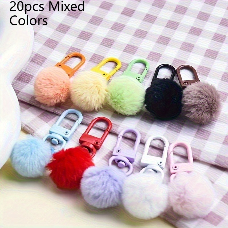E-shop 20 Stück Flauschige Pompon-Schlüsselanhänger - Weiche Bonbonfarben mit Zinklegierungskette & Flauschigem Oben - Niedliche Taschenanhänger