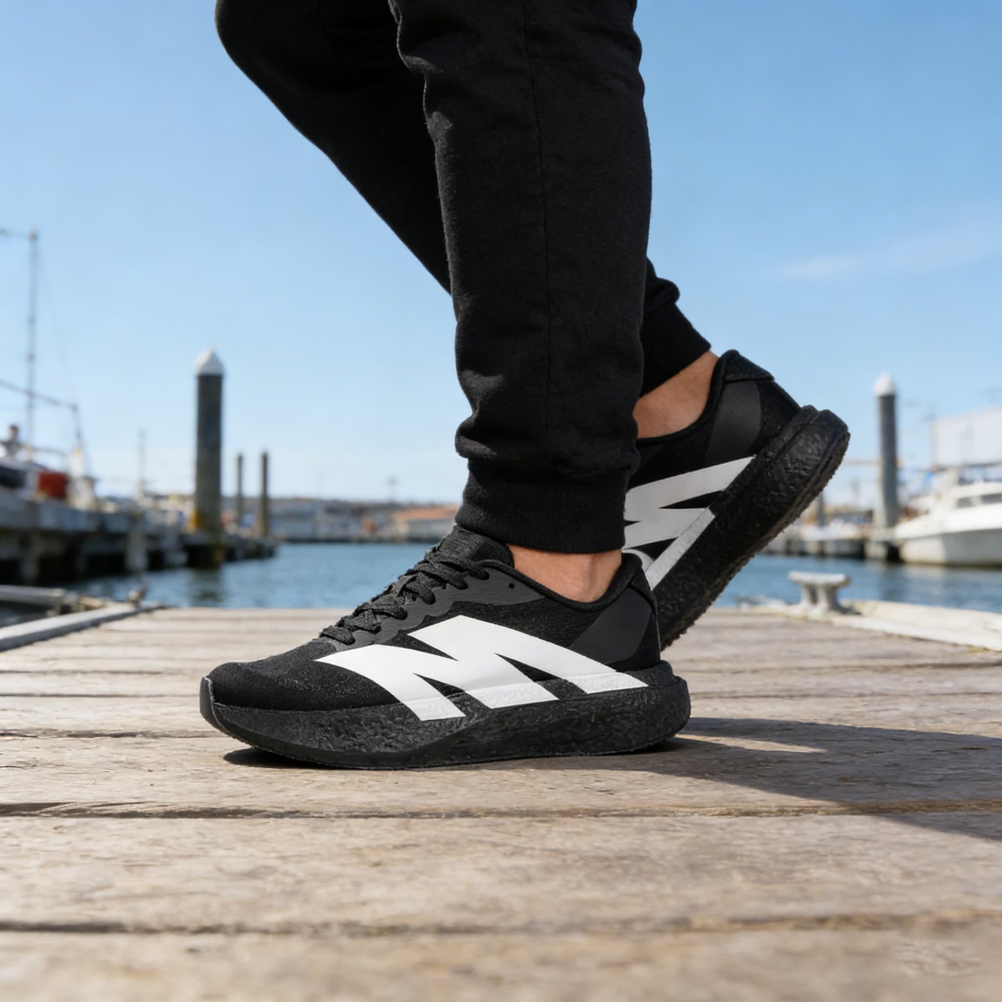 Sneakers, Classic Tong Outdoor Road Shoes, Lightweight Hiking, Running, and Cross-country Training Shoes for Men and Women, Comfortable for Daily Wear and Casual Outings, Ideal as a Birthday Gift