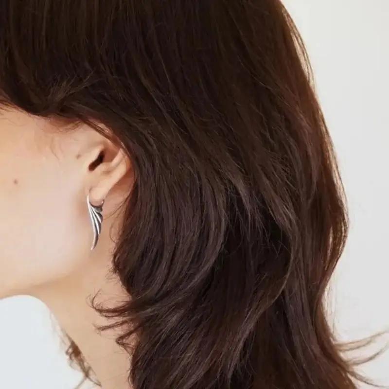 Women's Minimalist Silvery Wing Earrings — Light Style