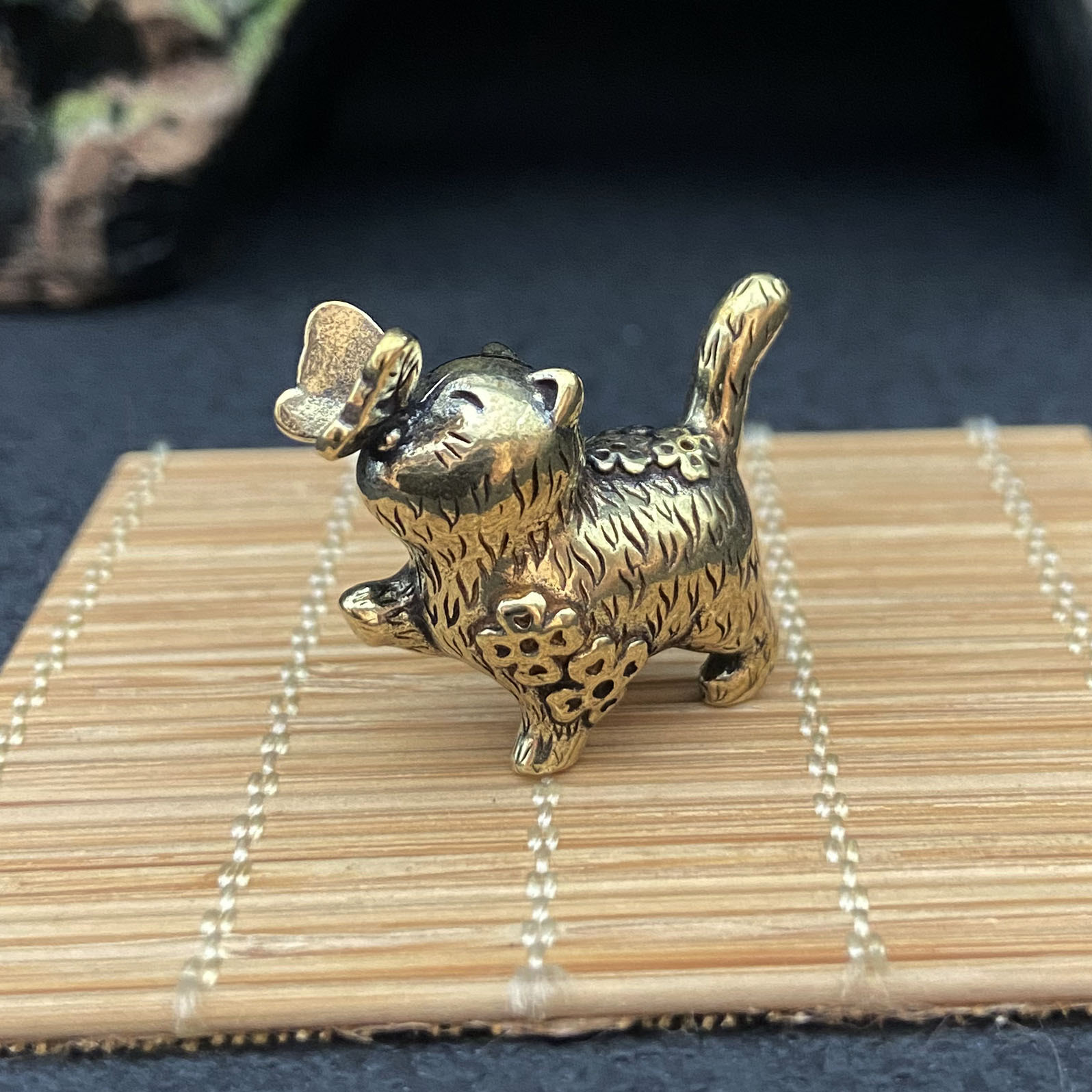 E-shop Handgefertigte Retro Schmetterling Kätzchen Figur Ornament aus massivem Messing, Miniatur süße Katze im Distressed-Look, kreative Desktop