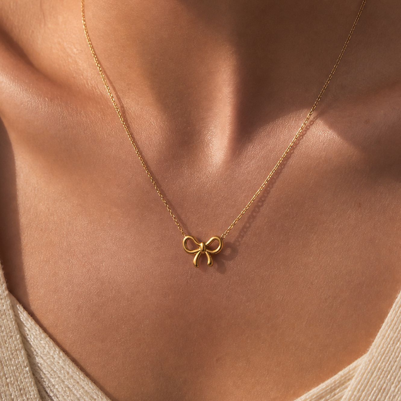 TEMU 1pc Simple And Stylish Bow Pendant Necklace, Stainless Steel Jewelry, Women's Fashionable Heart Knot Bow Pendant Necklace, Women's Accessory,