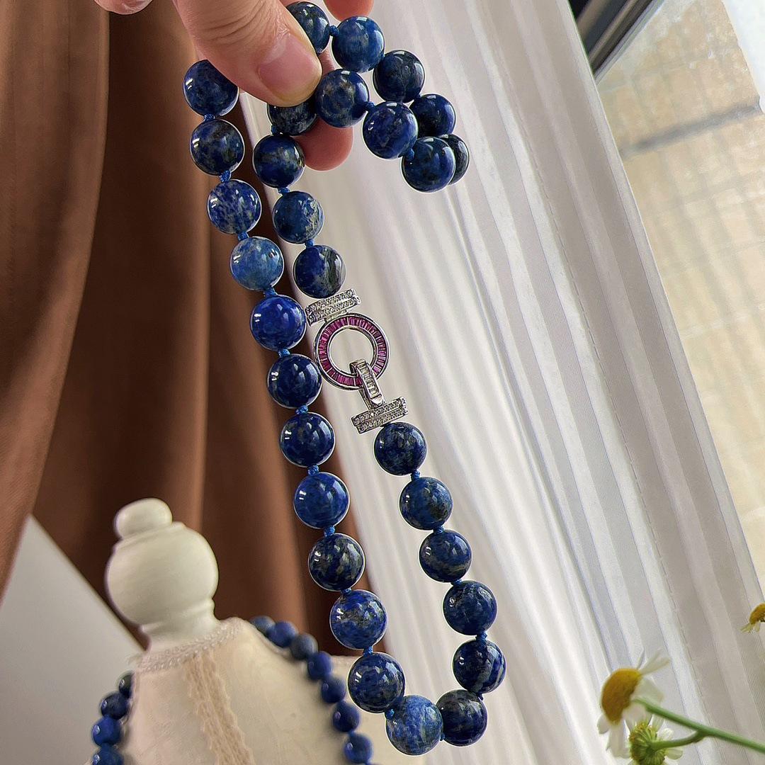 Image of Elegant Natural Stone Necklace - 12mm Large Beads, Suitable For Daily Wear And Party Outfits