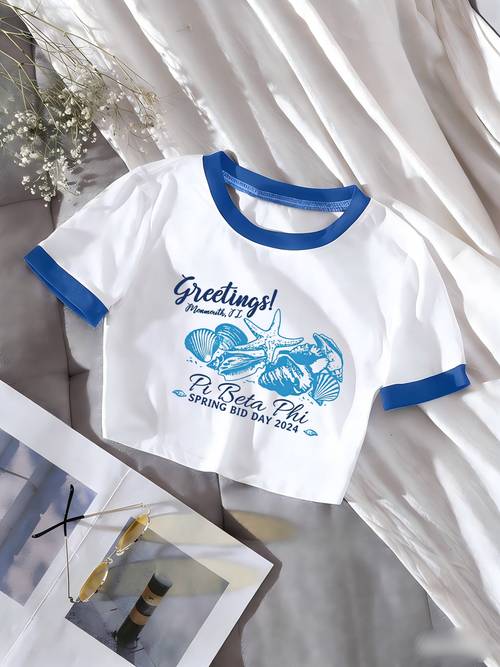 estate : t-shirt corta con bordo blu e stampa , top da donna con design divertente