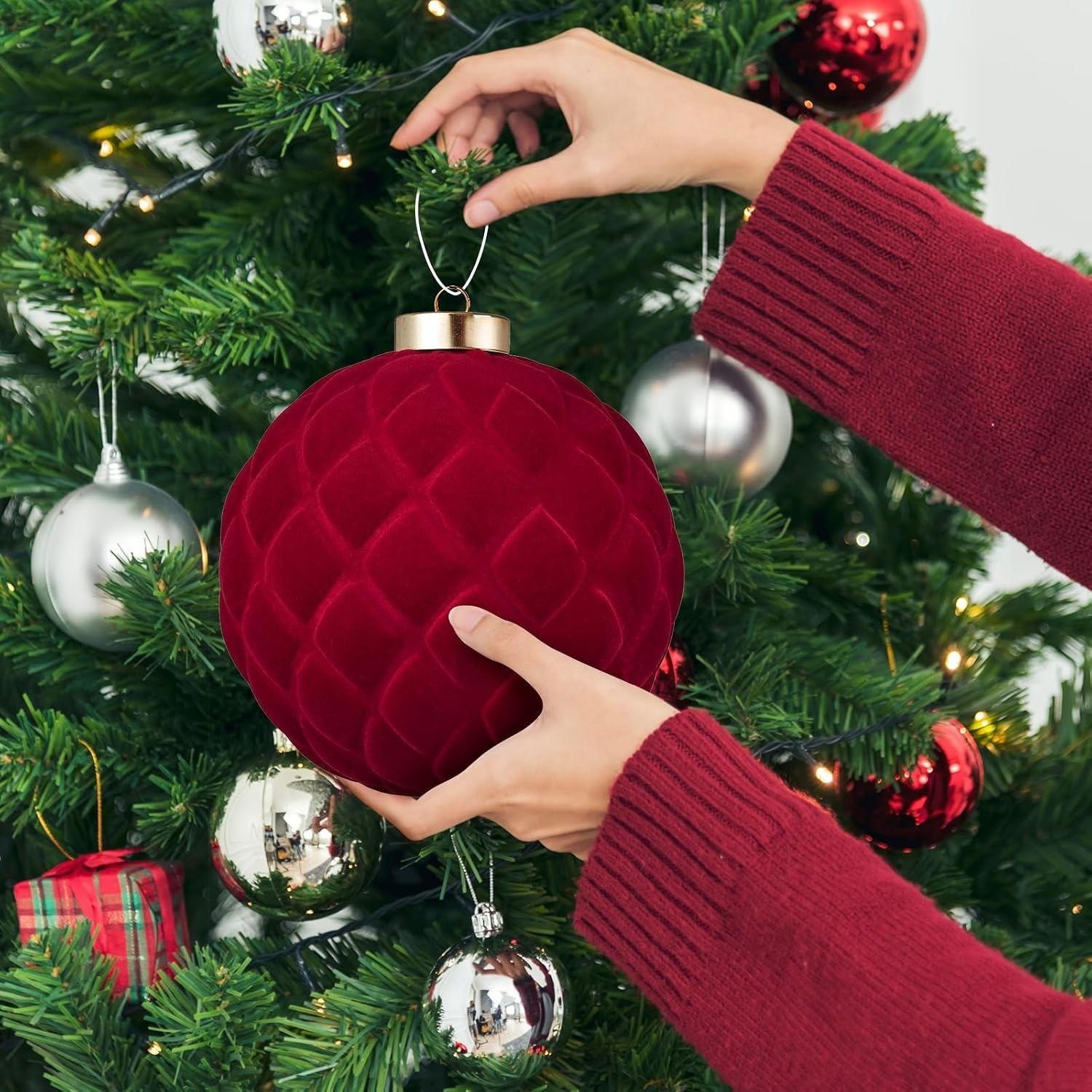 TEMU Boule de Noël en velours anti-chute de 15 cm/6 pouces avec ruban, 2 différentes (rond, diamant), décoration de suspension pour sapin de Noël,