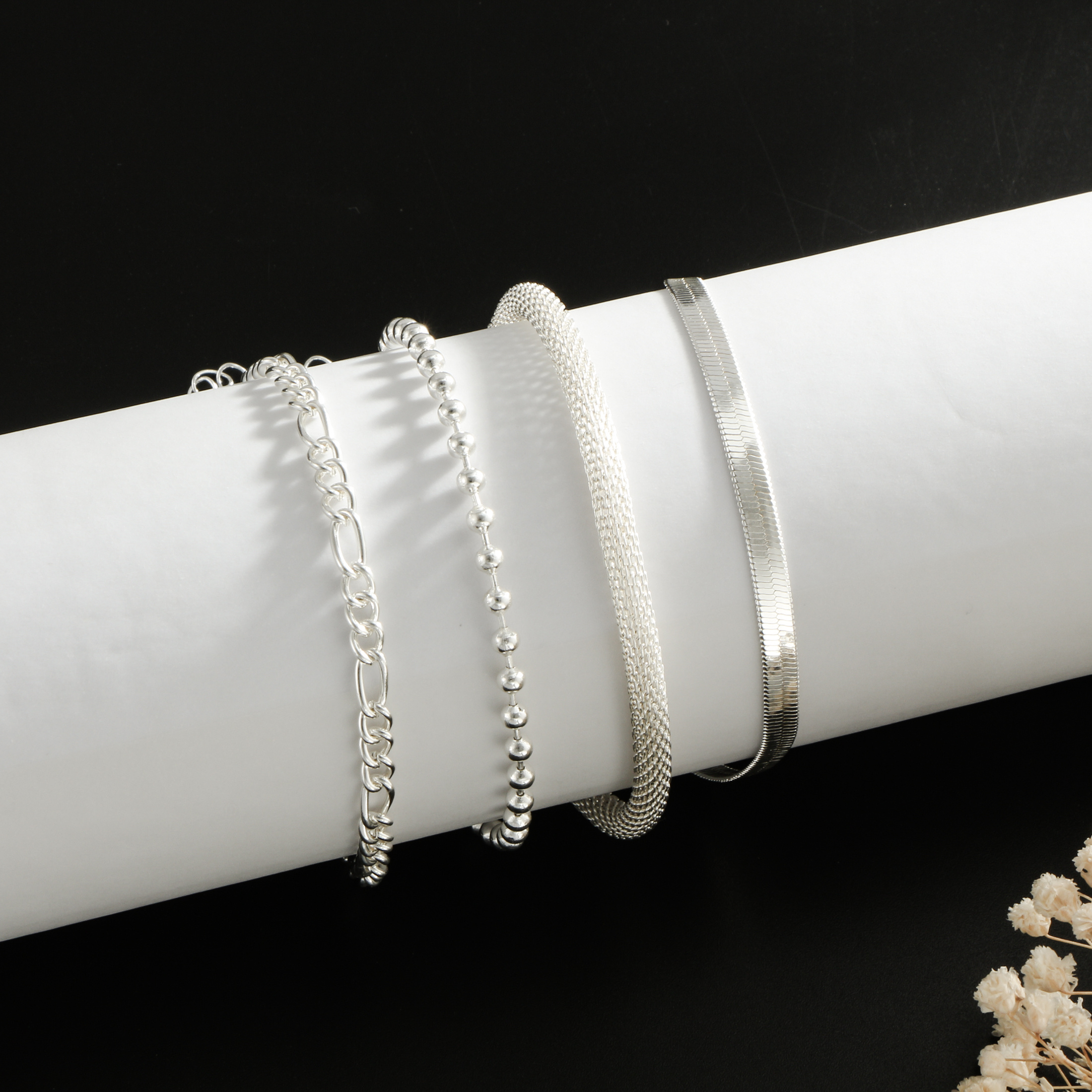 TEMU A Minimalist Ankle Bracelet Set For Women, Featuring Delicate Chains, Fashion Additions And Gifts With Layered Elements
