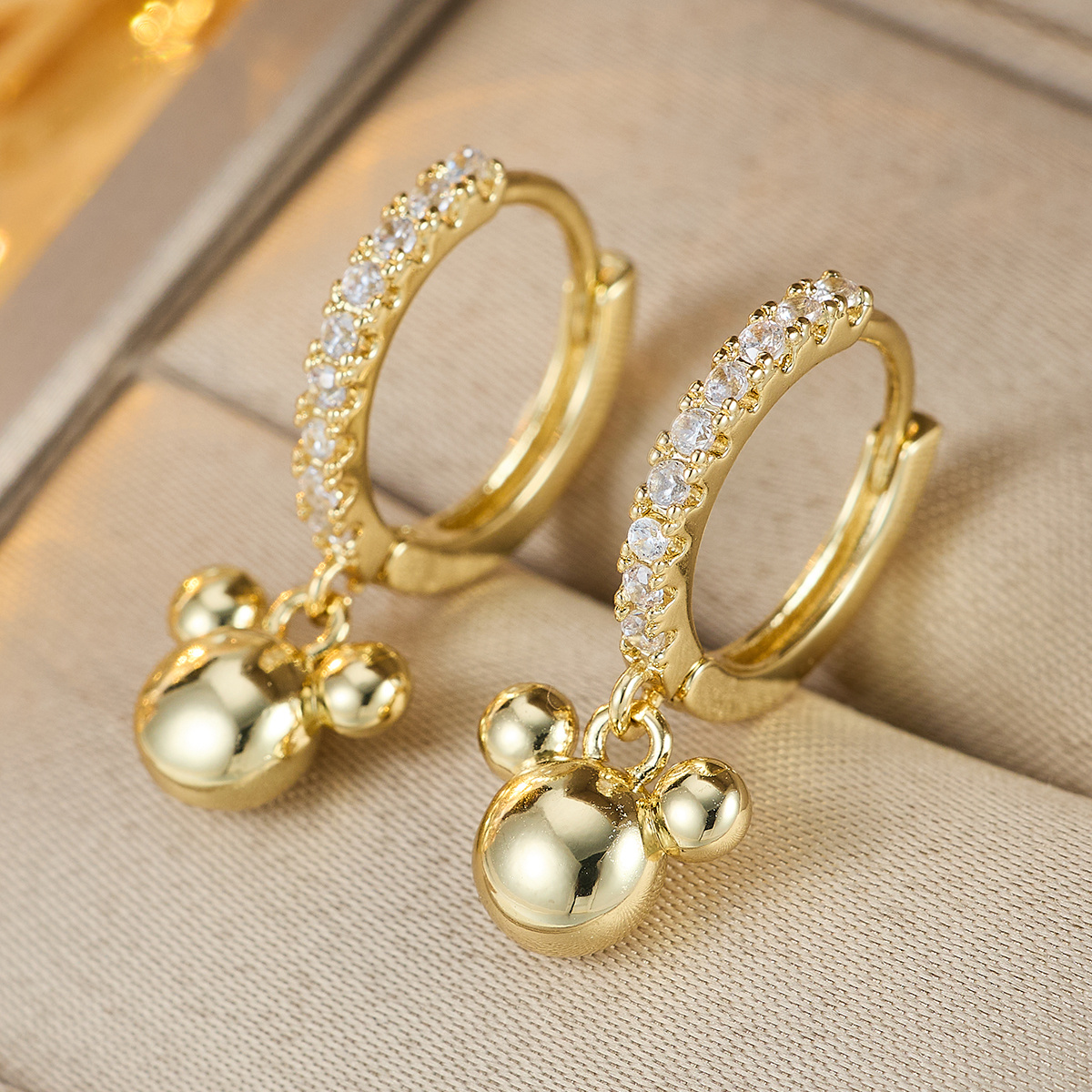 TEMU Boucles d'oreilles pour femme mini de dessin animé simples et exquises, boucles d'oreilles et mignonnes incrustées de synthétique artificielle,