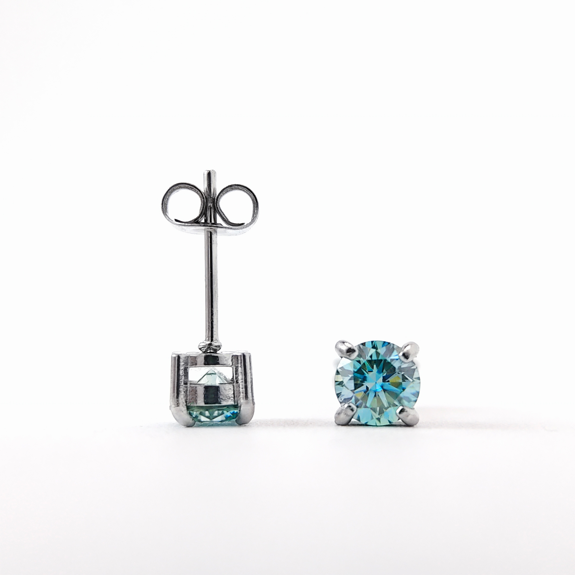 1pair 2.0 Carat Classic Light Blue Moissanite Earrings