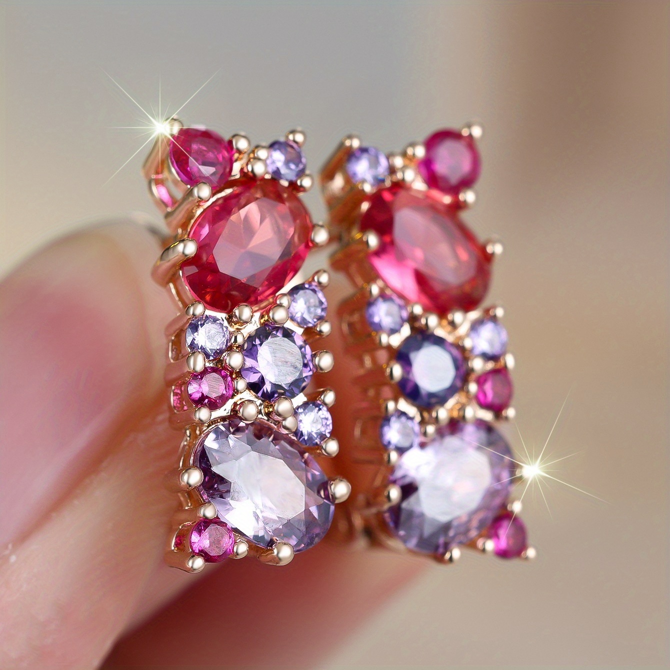 E-shop 1 Paar stilvoller, exquisiter, eingelegter, synthetischer Zirkonia, geometrisches Design, Ohrringe, Mode, Luxus, Verlobungs, Hochzeits-Schmuck,