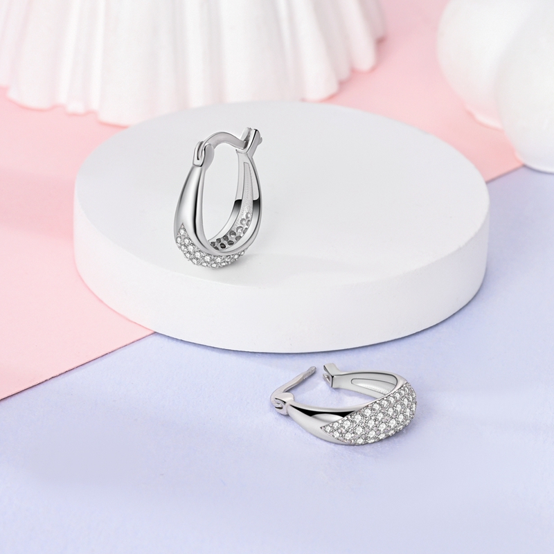Elegant 925 Silver Earrings, Perfect for Vacations and Parties