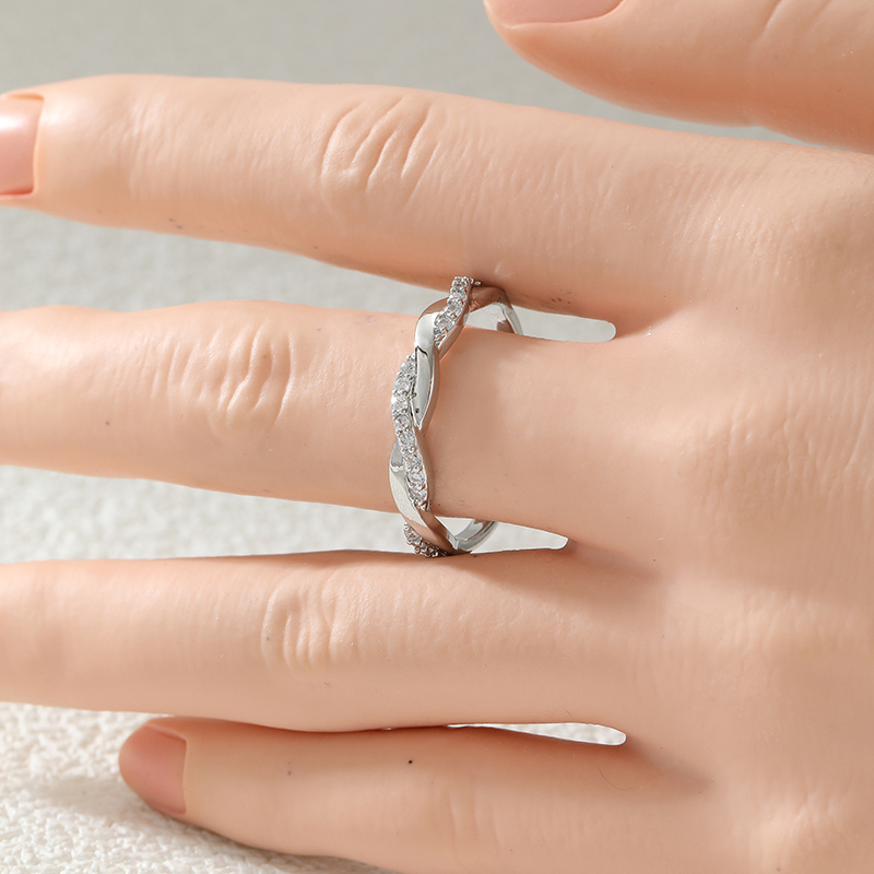 Women's Minimalist Twisted Rope Synthetic Zirconia Ring, Wedding