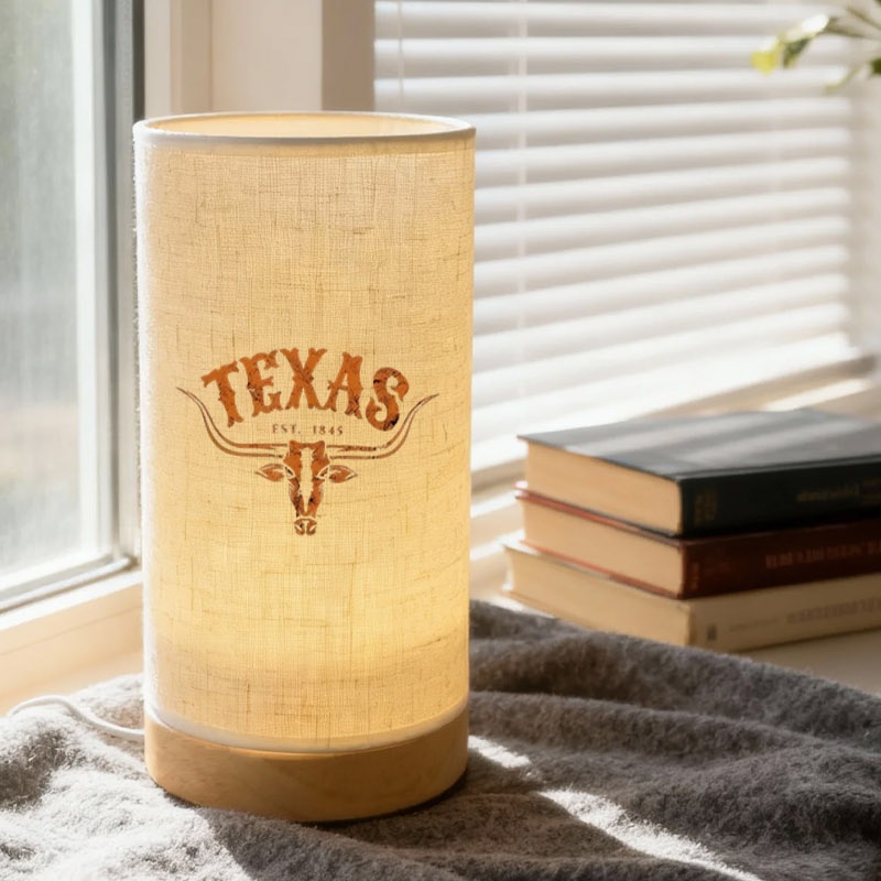 Retro Texas Longhorn Table Lamp with Distressed Design