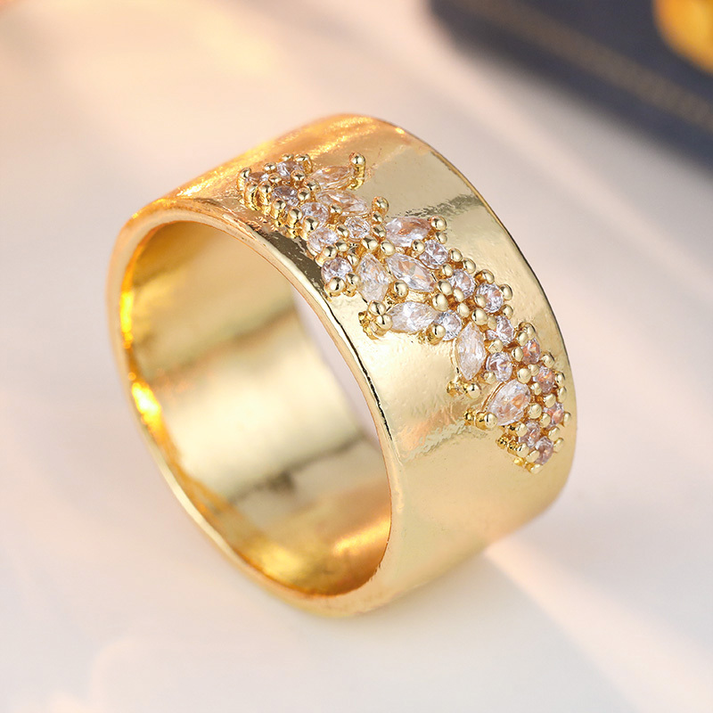 Women's Silvery Wide Face Plant Leaf Pattern Ring, Unique Design