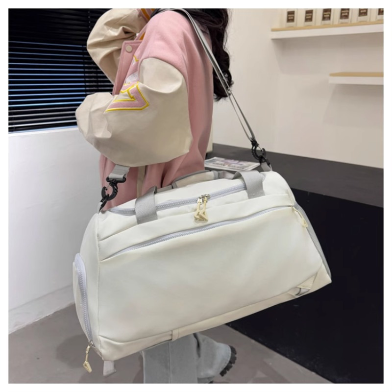 Gran Capacidad Bolsa de Gimnasio y Viaje - Convertible en Mano, Hombro o Mochila con Cierre de Cremallera - Equipaje Ligero y Duradero para Mujeres/Hombres, Negocios, Vacaciones, Yoga, Gimnasio - Compartimento Principal Espacioso & Organizador Frontal - Bolso Diario, Escapada de Fin de Semana, Diseño Minimalista, Correas Ajustables, Tote Portátil, Para Viajeros Frecuentes, Equipo Deportivo, Versátil, Costuras Reforzadas, Estilo Activo