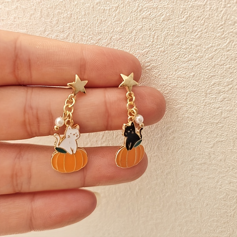 TEMU A Pair Of Stylish And Cute Halloween Cat Pumpkin Design Cartoon-style Pendant Earrings, Suitable For Everyday Wear Or Halloween Parties, A Trendy Jewelry Piece For Teenagers, And A Perfect Gift