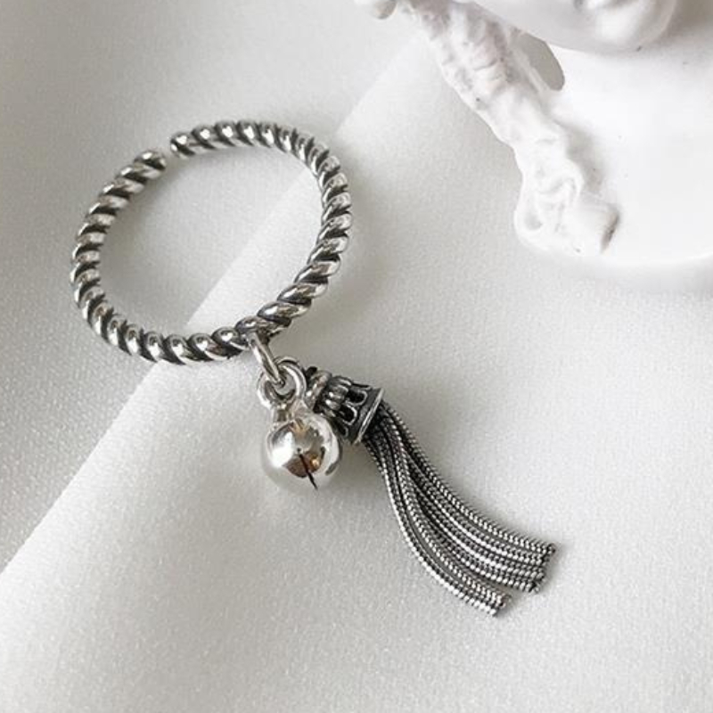Vintage Bell Tassel Ring, Elegant Design for All Seasons