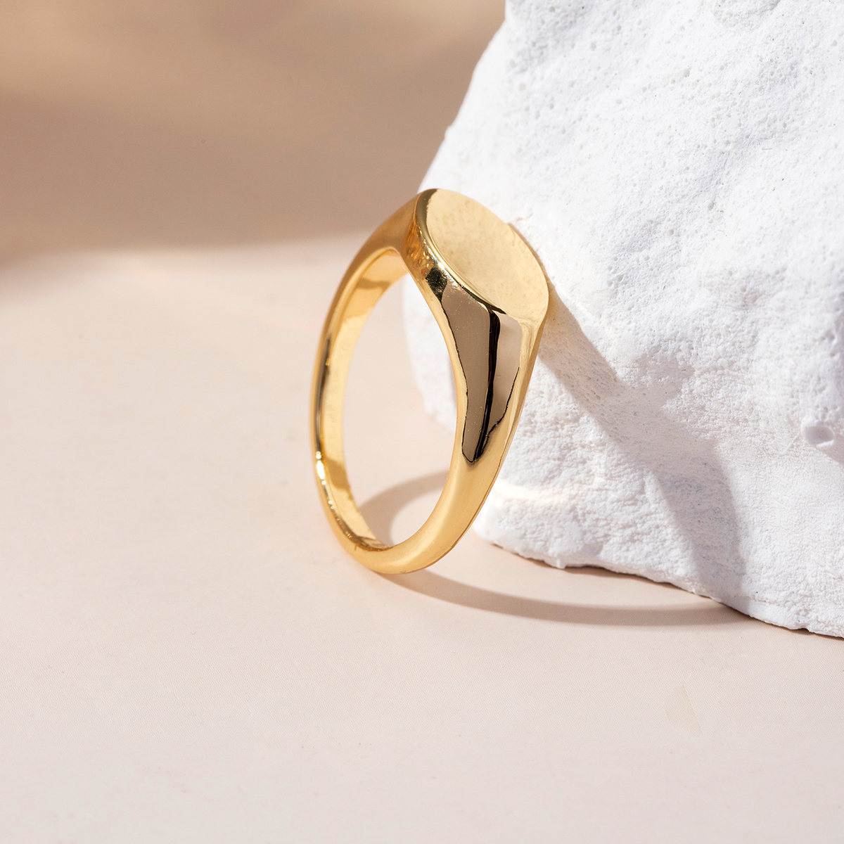 Men's Minimalist Solid-Band Oval Design Ring, Casual Attire