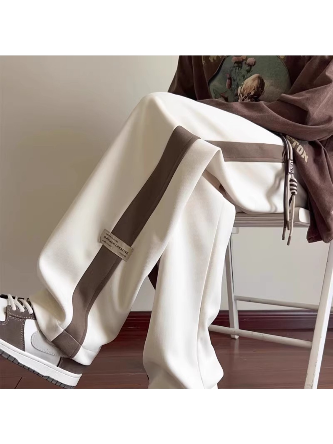 popular classic outfit color block loose fit sweatpants lightweight summer   brown color   lines create a simple texture with a relaxed loose fit for a   back     embroidered label details add  